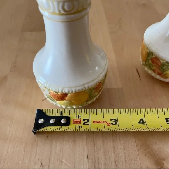Vintage Vernon Ware by Metlox Della Robbia Poppytrail Salt & Pepper Set - Picture 8 of 9